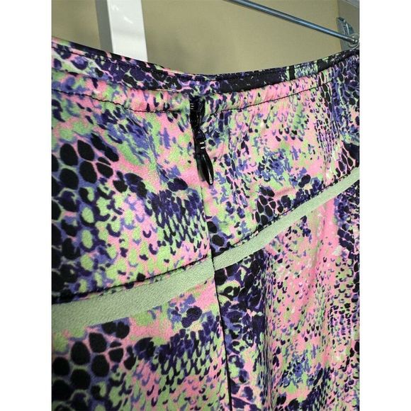 Le Superbe NWT Minted Feather Trim Pants in Purple Snakeskin Size 8 - Picture 3 of 7